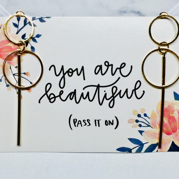 ✨GOLD MINIMALIST BAR + DOUBLE HOOP DROP EARRINGS✨ - Picture 2 of 6